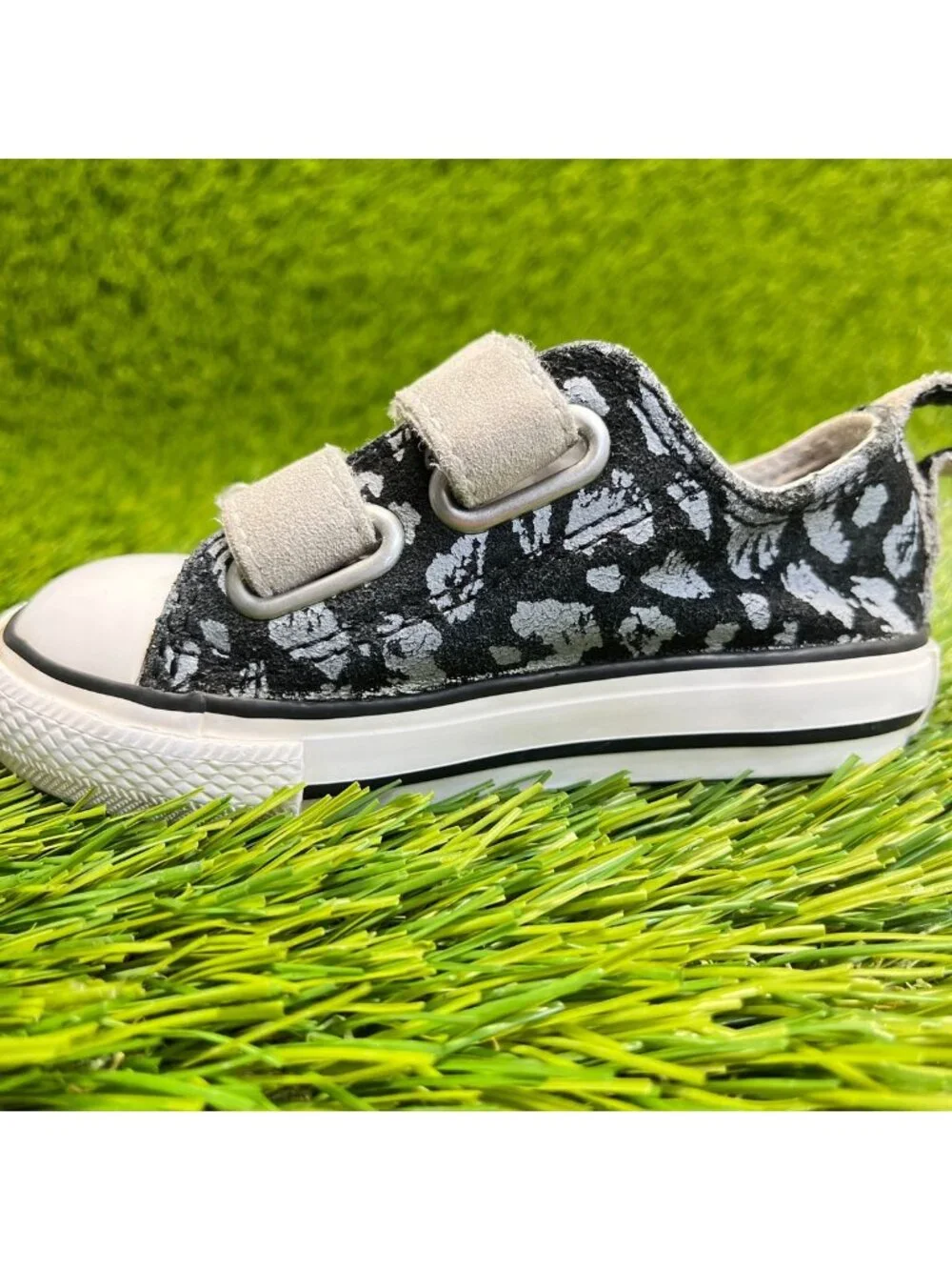Converse Chuck Taylor All Star 2V Toddler Size 5C Black Athletic Shoes Sneakers